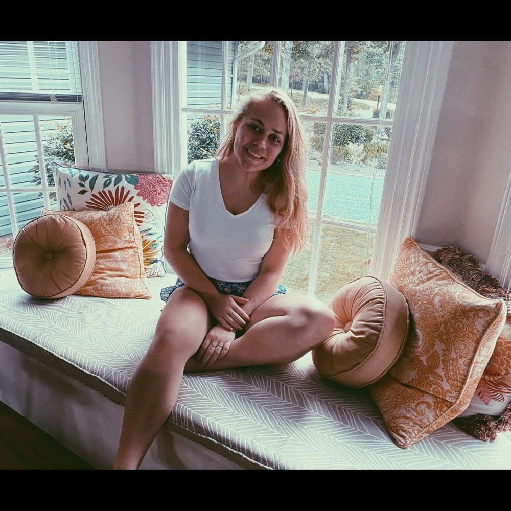 Meet your Posher, Alina